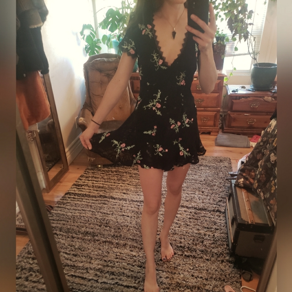 Vintage black lace with rose embroidery mini dress